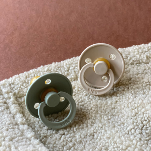 BIBS - Színes cumi - több méretben - Krémfehér