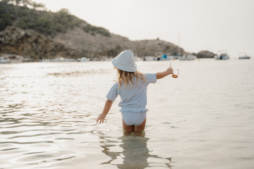 Little Dutch - Gyerek kifordítható napvédő sapka - százszorszép kék / fehér