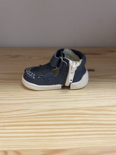 Doboz nélküli cipő - Azaga - cipzáros talpú cipő az első lépésekhez - zárt szandál - szeder - 15/16