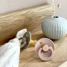 BIBS - Színes cumi - több méretben - Púderrózsaszín