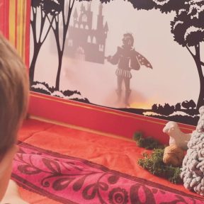 Árnyékszínház és bábok